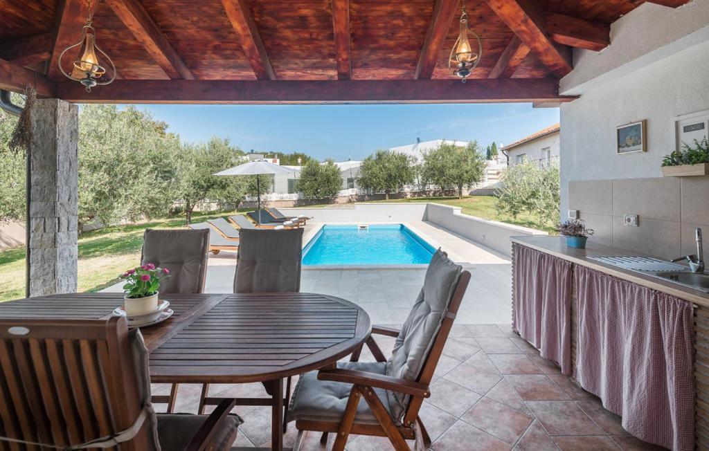 Villa Viktoria Poll&Garden View Kaštelir Dış mekan fotoğraf